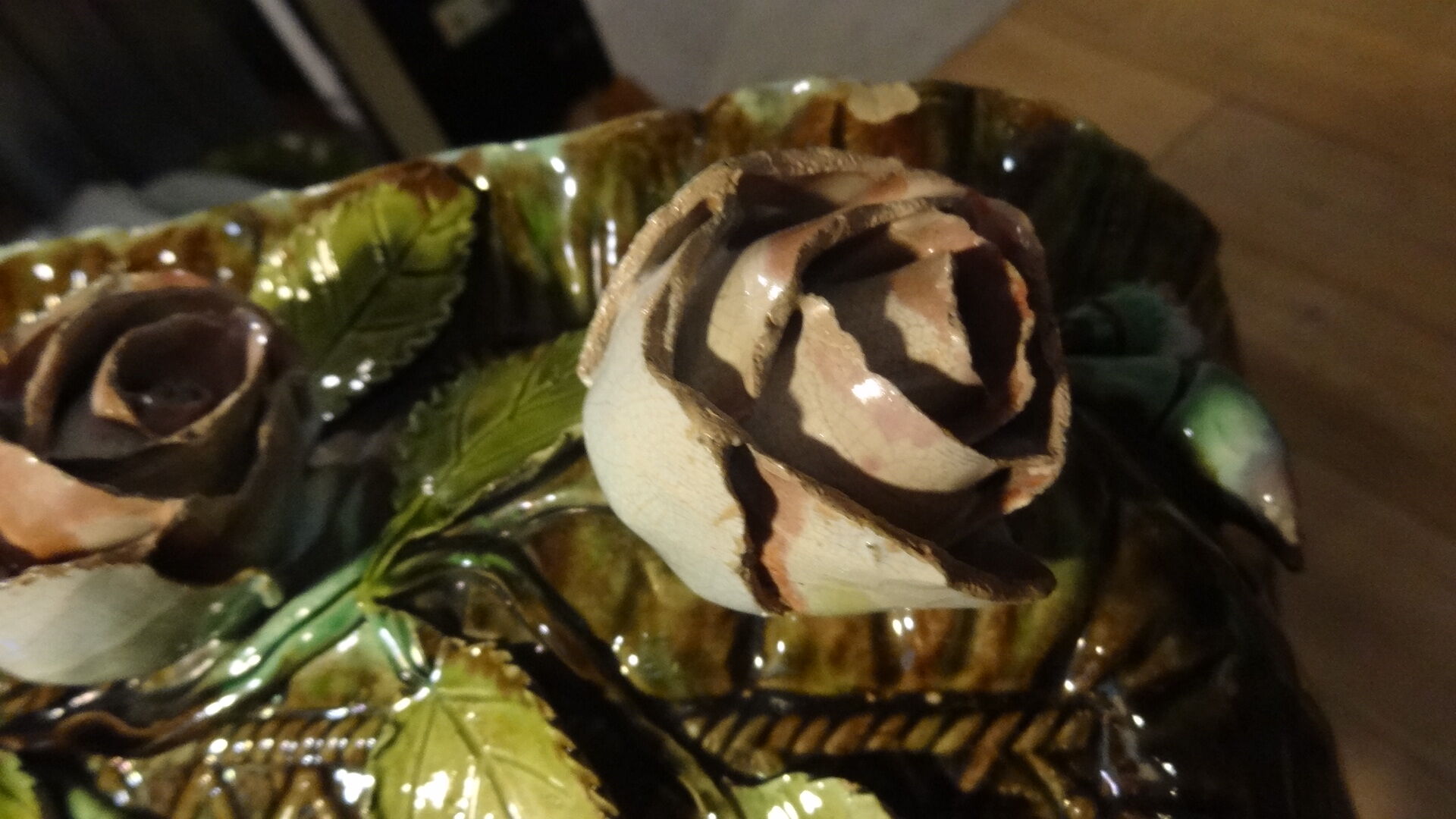 Pot cover pattern flowers in volume slip