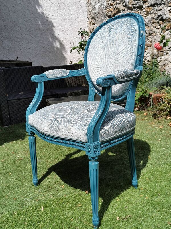 Fauteuil médaillon style Louis XVI