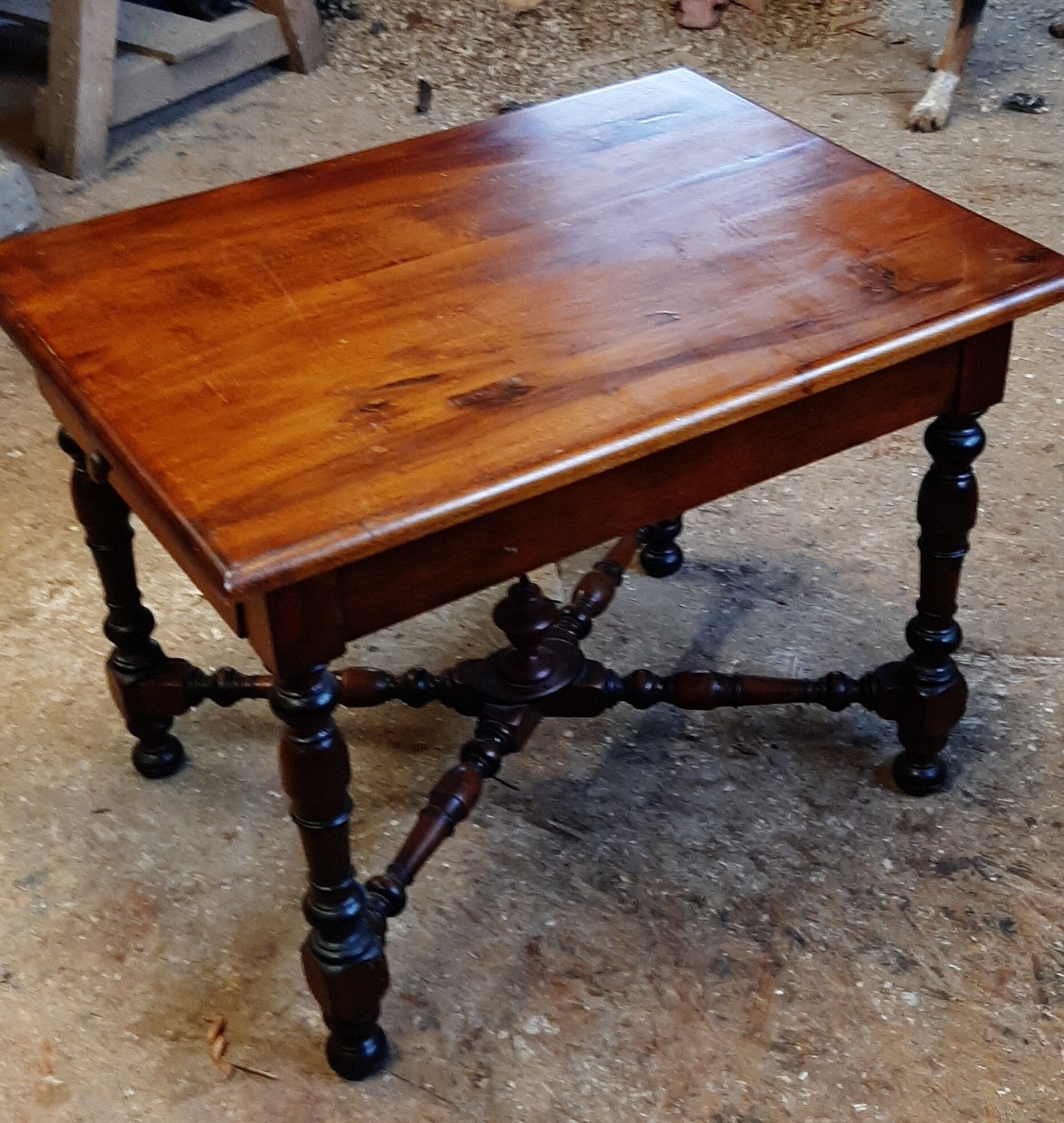 Coffee table 2 drawers