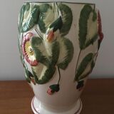 Vase en barbotine motifs floraux numeroté