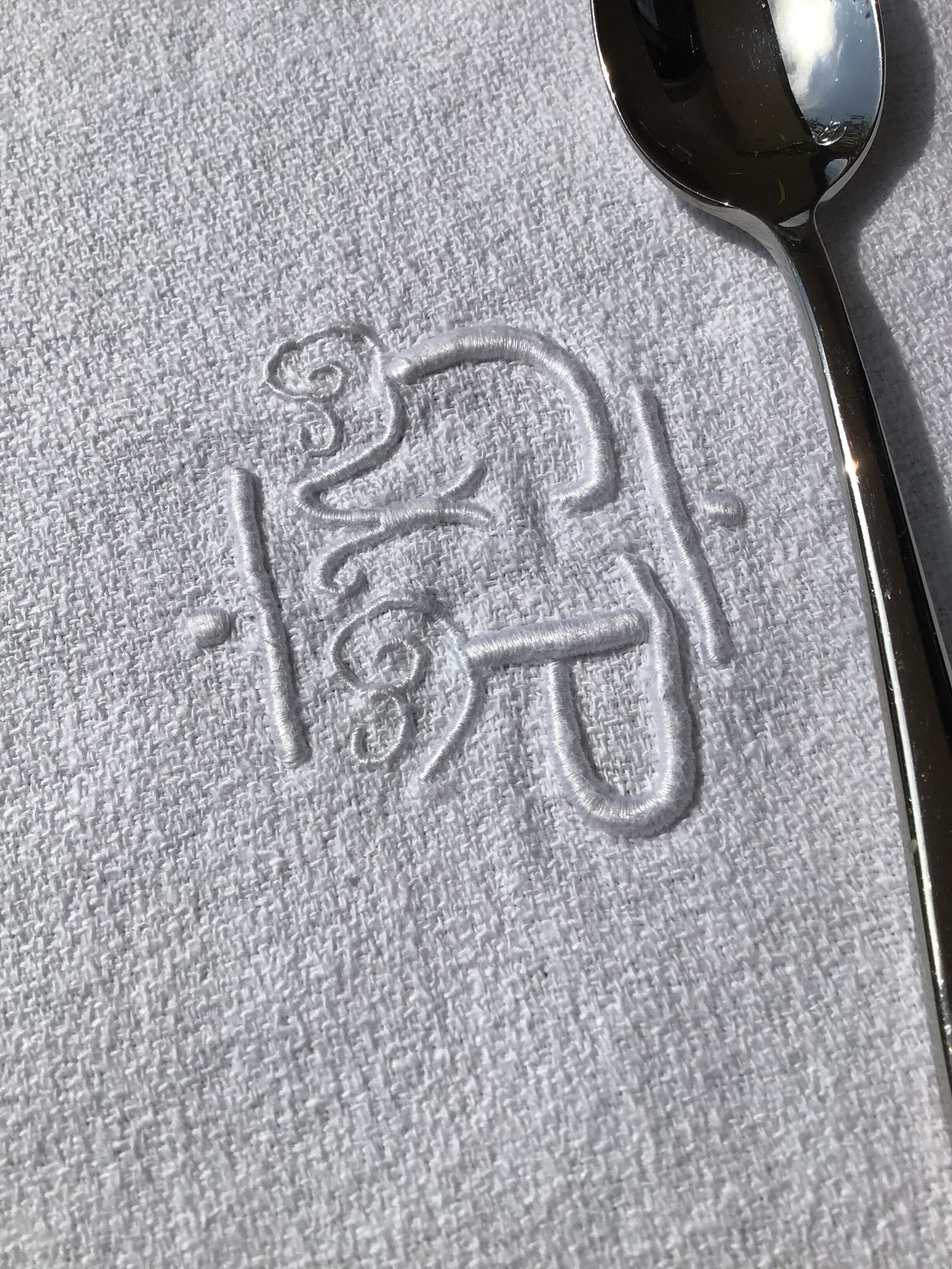 GP embroidered rectangle tablecloth with 9 matching diamond towels