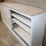 Sliding doors counter