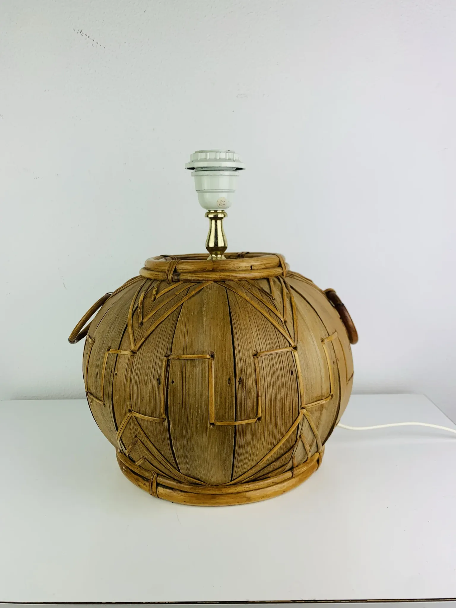Lampe boule en osier des années 60, style Jungle Chic