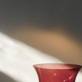 Vase violet en verre soufflé