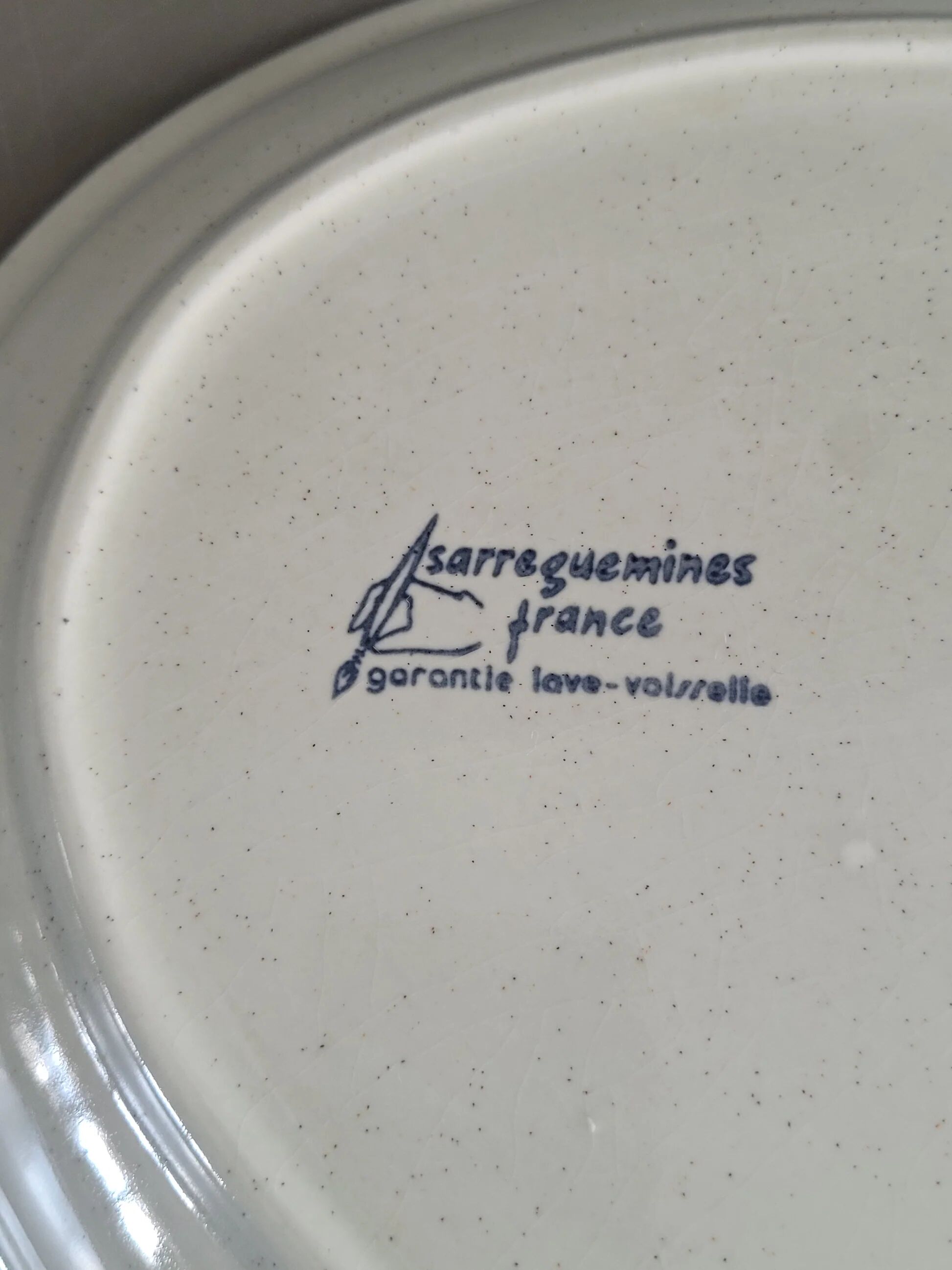 Ceramic serving dish with thistle pattern Sarreguemines