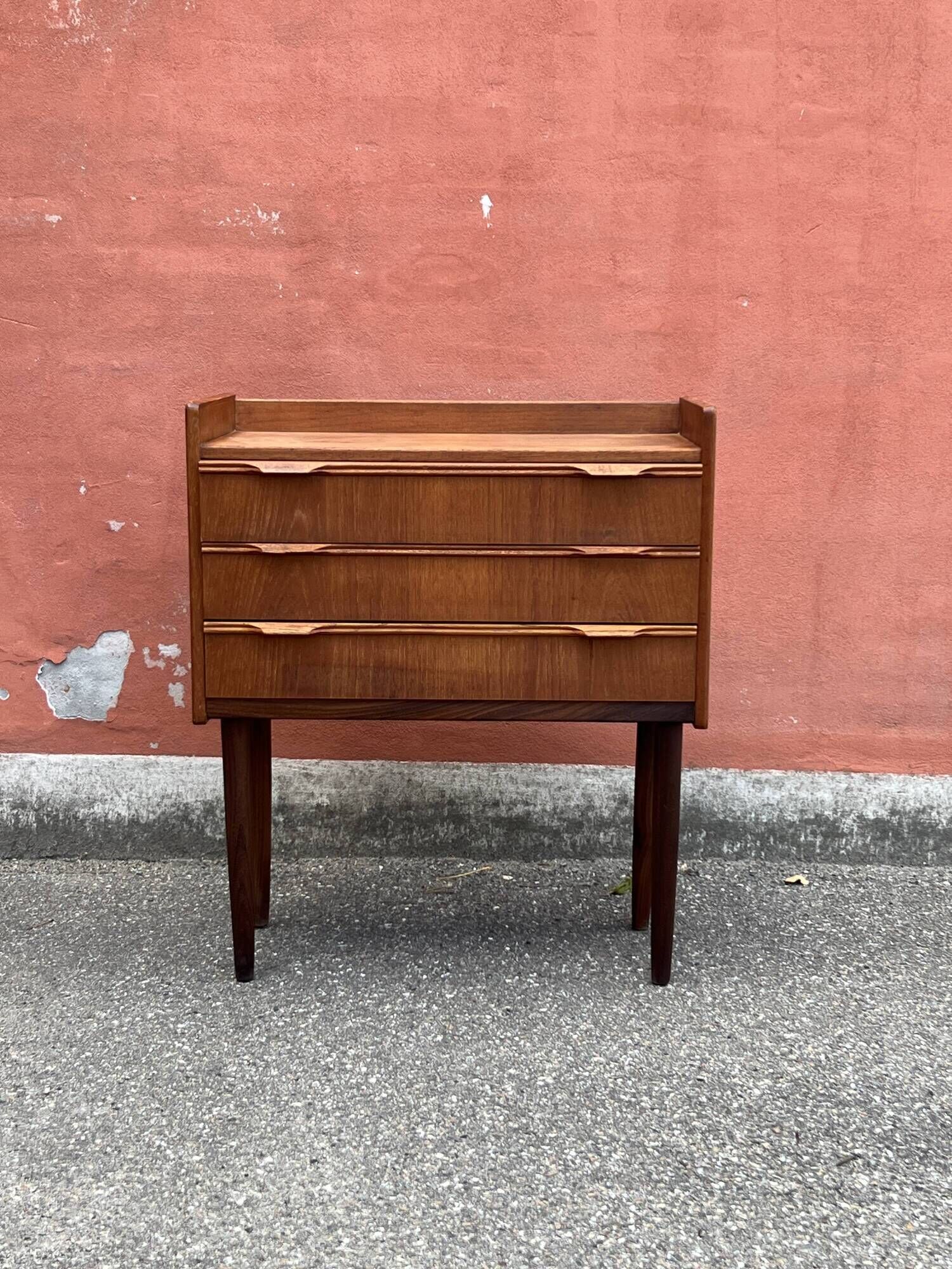 Danish vintage teak chest of drawers / nightstand, Mid century modern 1960