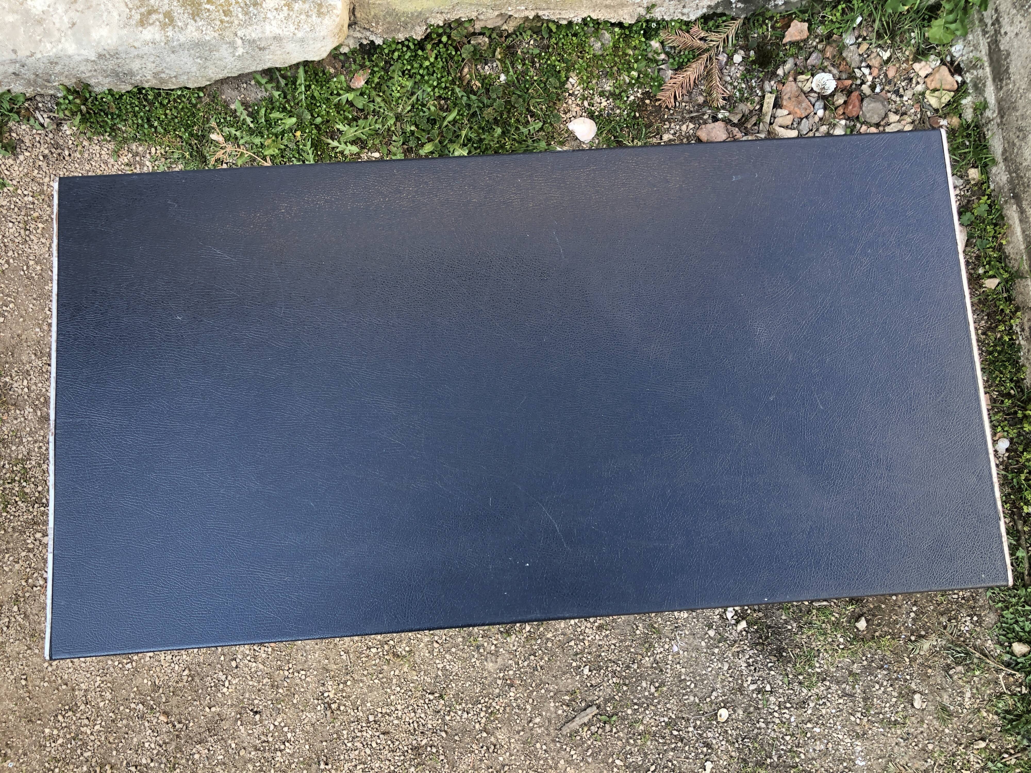 Strafor industrial desk