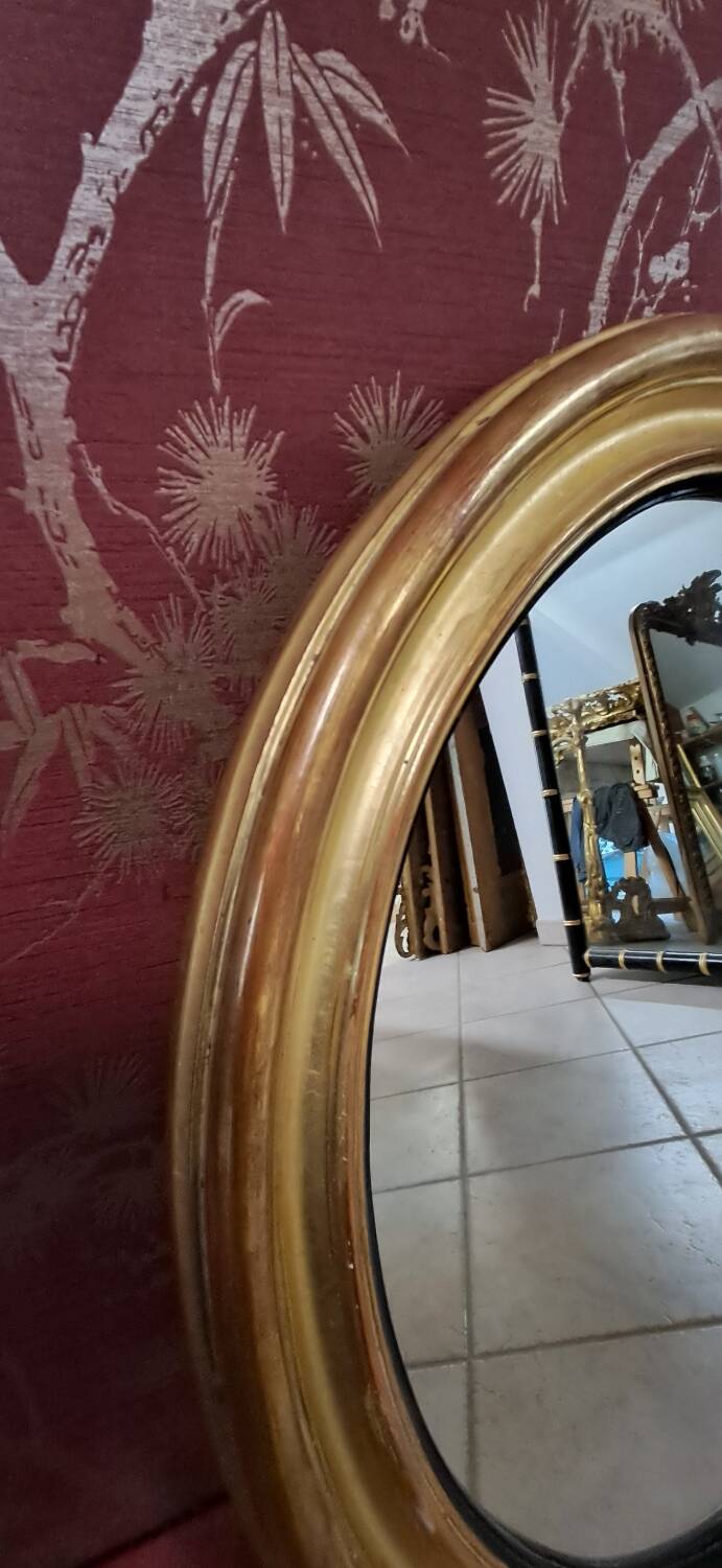 Oval mirror 65 x 56