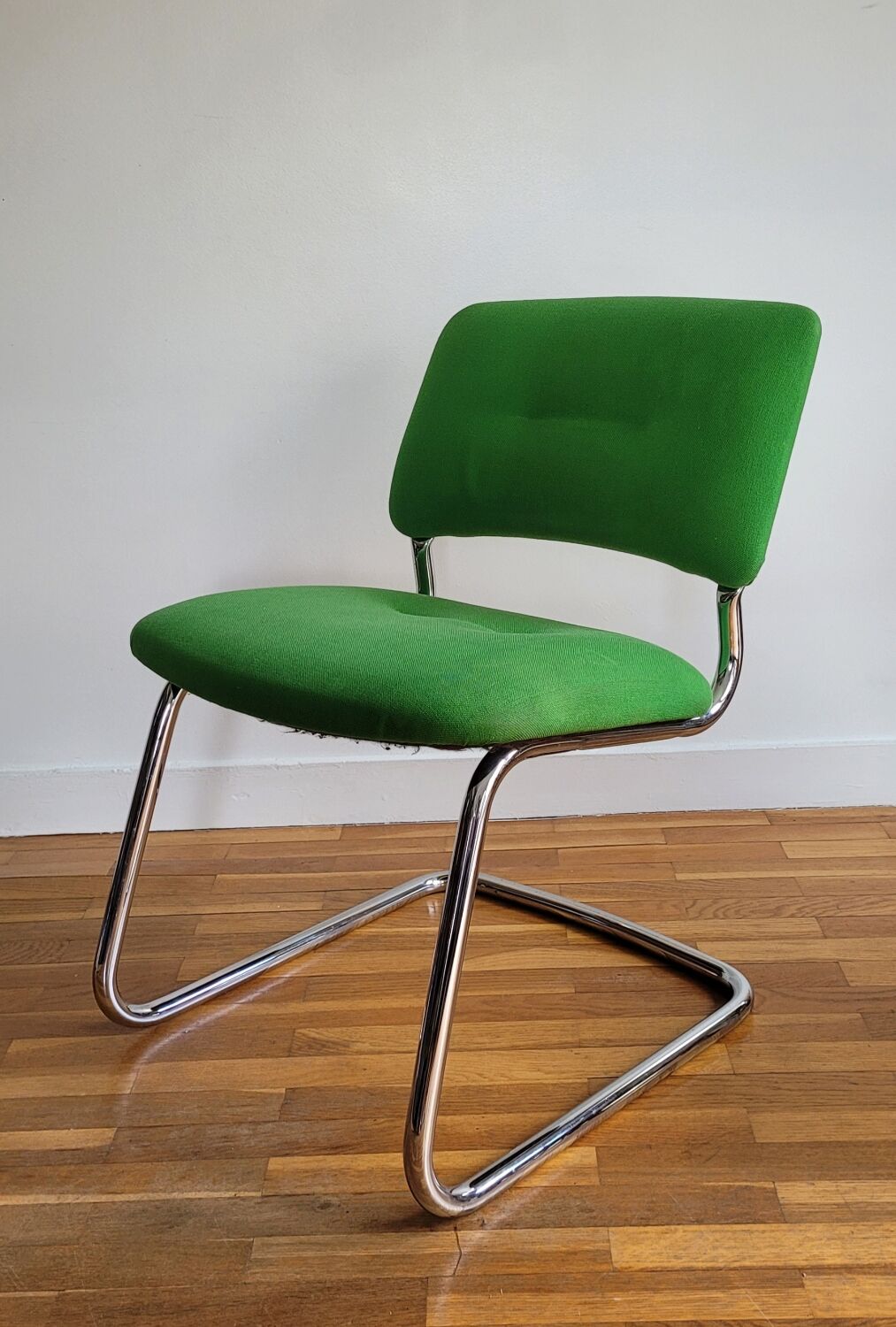 Vintage chair in wool and chromed metal