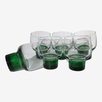 7 verres à eau ou vin pied creux verre vert diamètre 8cm