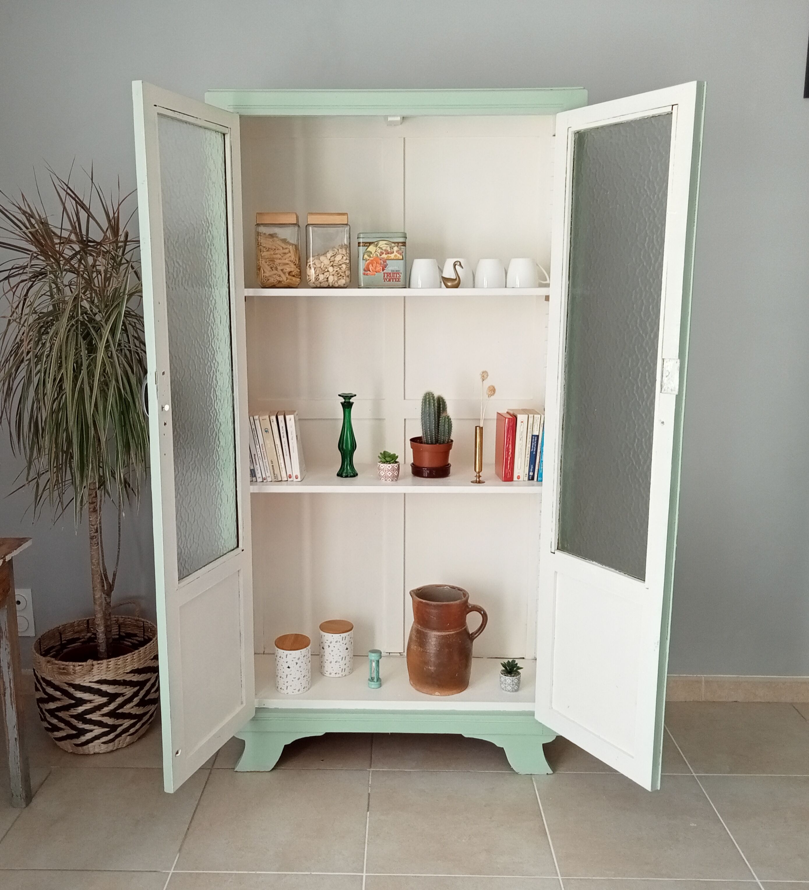 Art Deco glass cabinet 50s