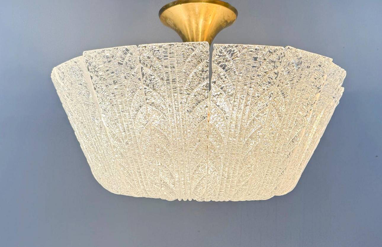Barovier & Toso. Large ceiling lamp/chandelier by Barovier & Toso, Murano glass, Italy, 1960s, rare example.