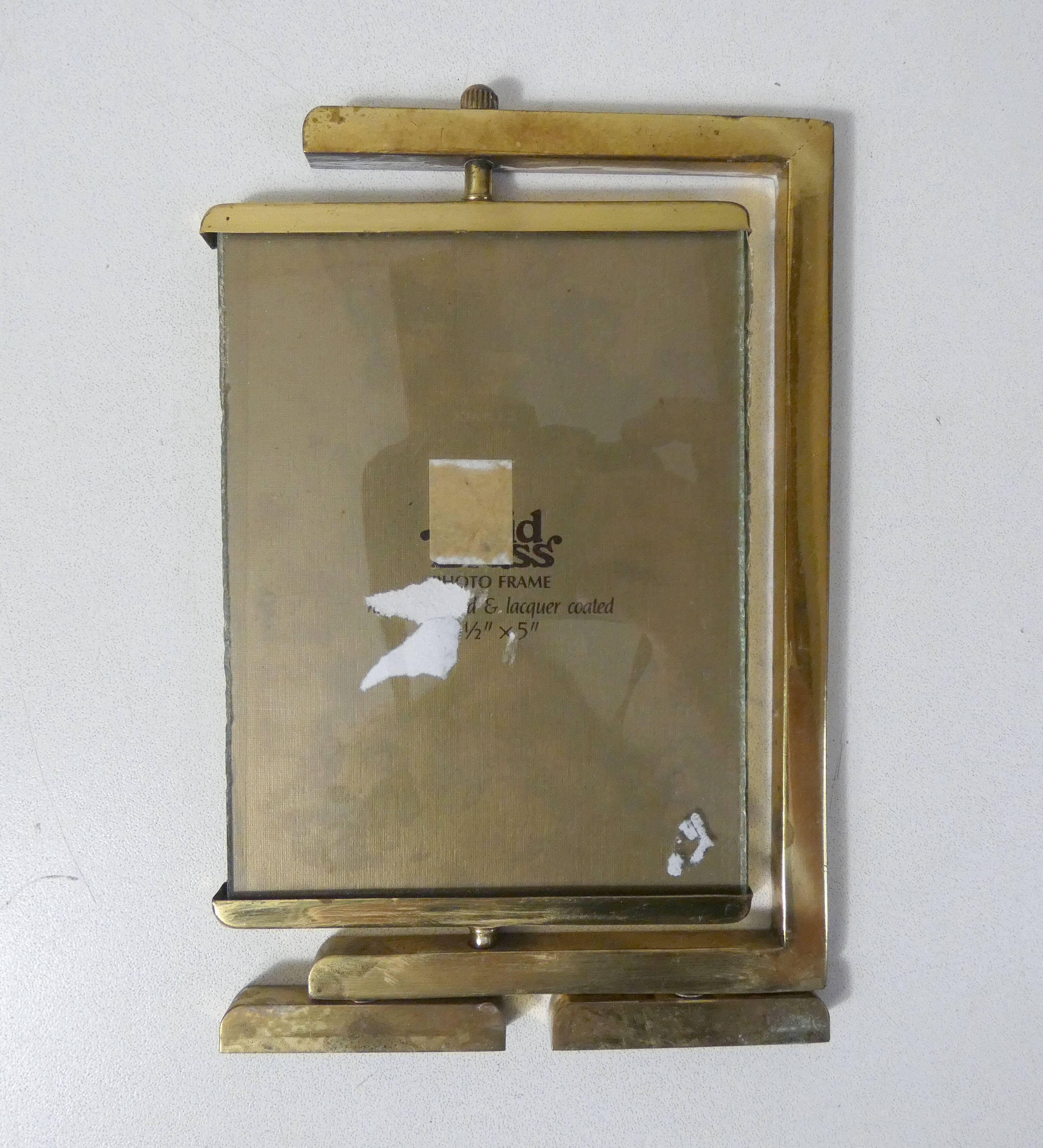 Double-sided carousel photo frame in gold metal