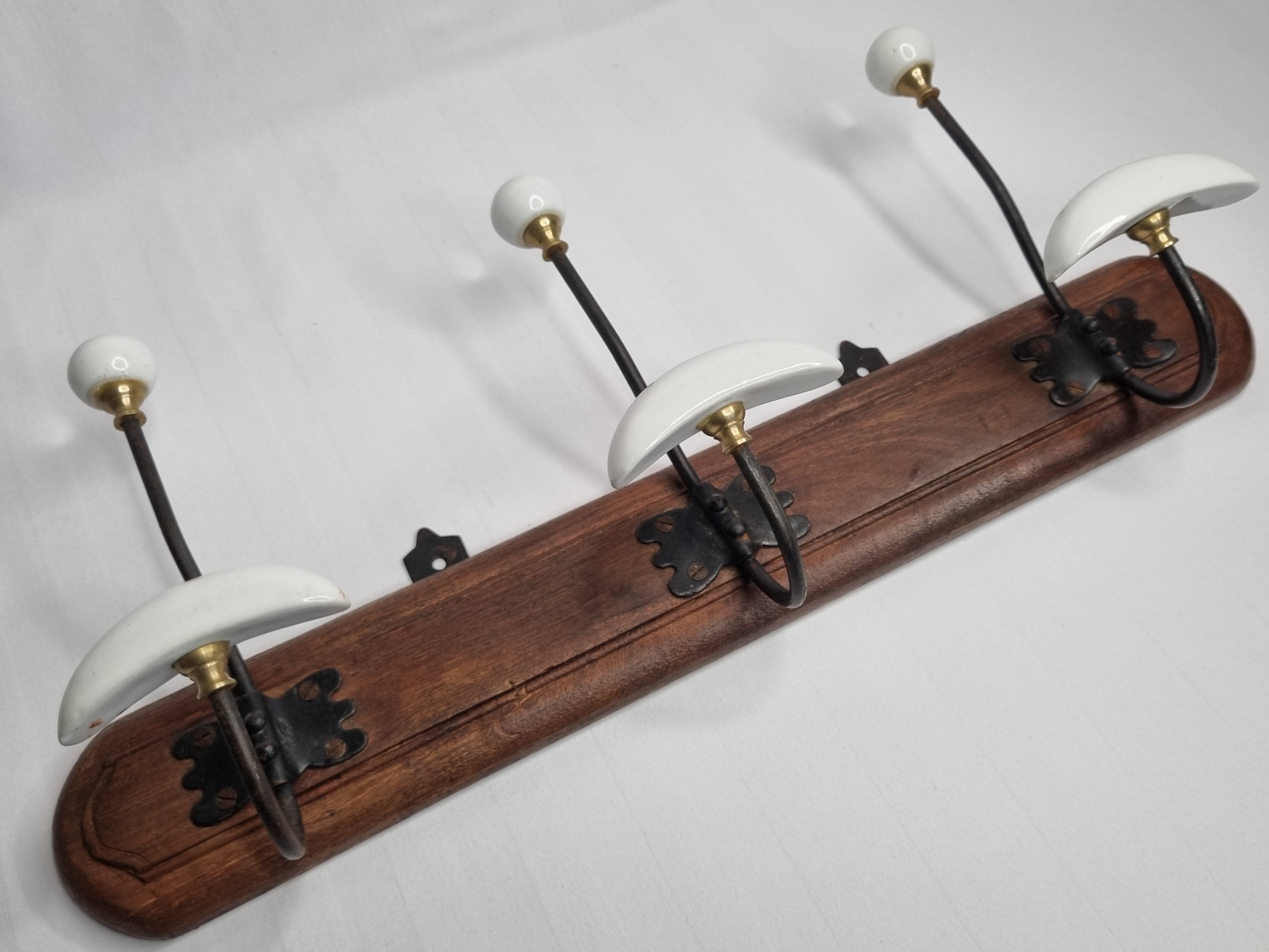 Bistro wall rack in porcelain, metal and wood, vintage