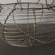 Vintage duck shaped metal egg basket in very good condition