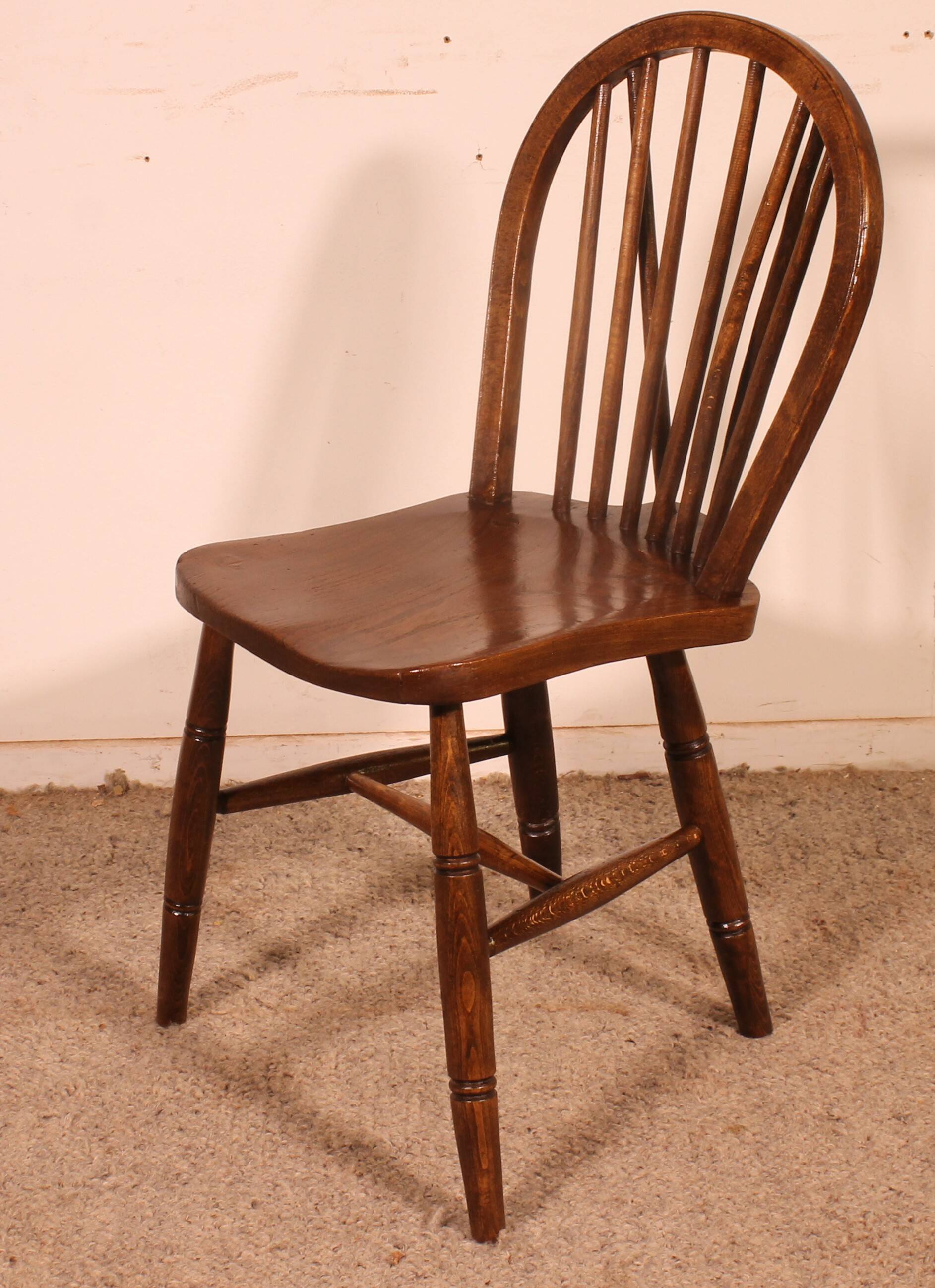 Série De 5 Chaises Windsor Du 19° Siècle