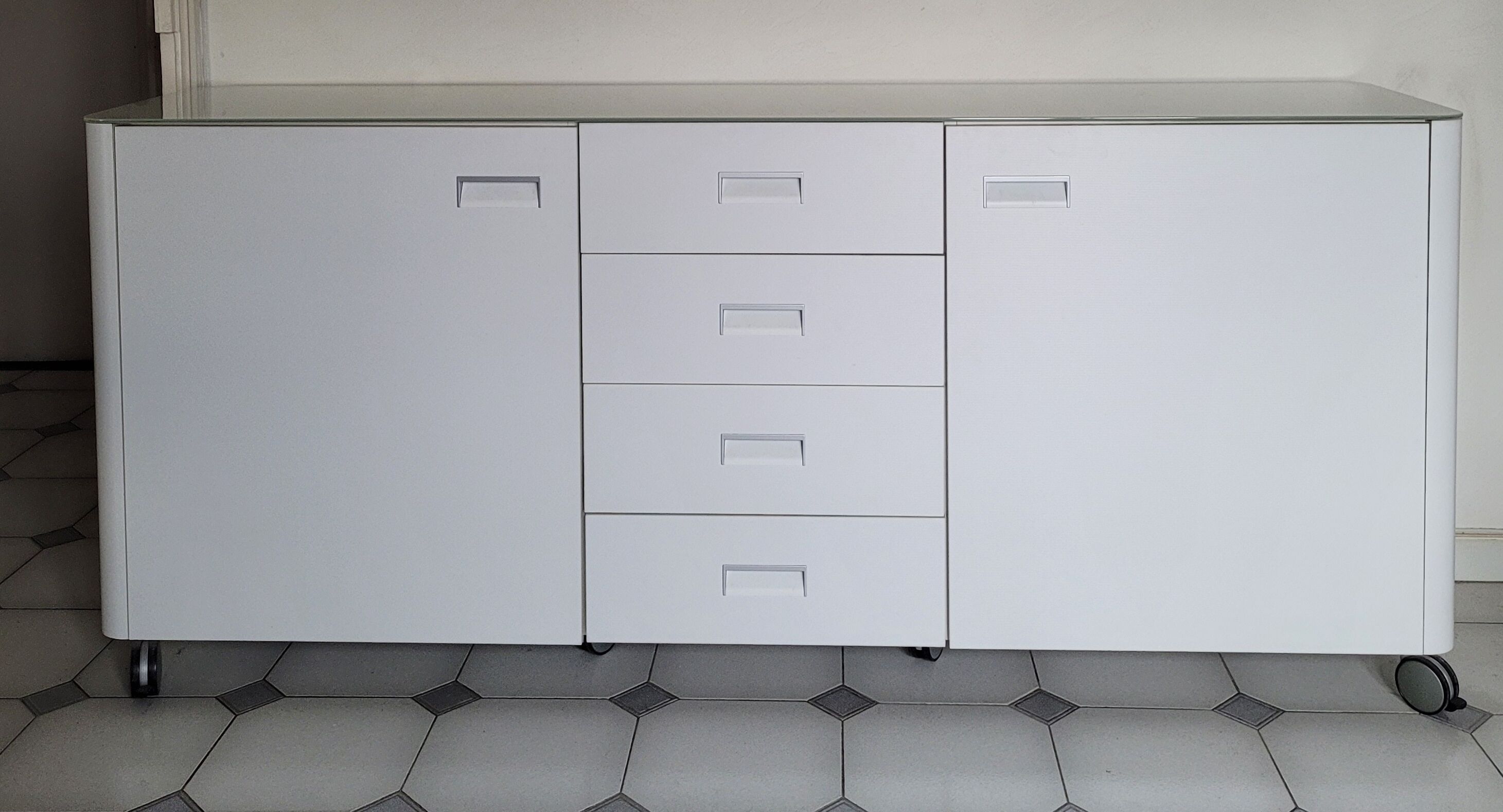 Large white bahut Ligne Roset Travel model