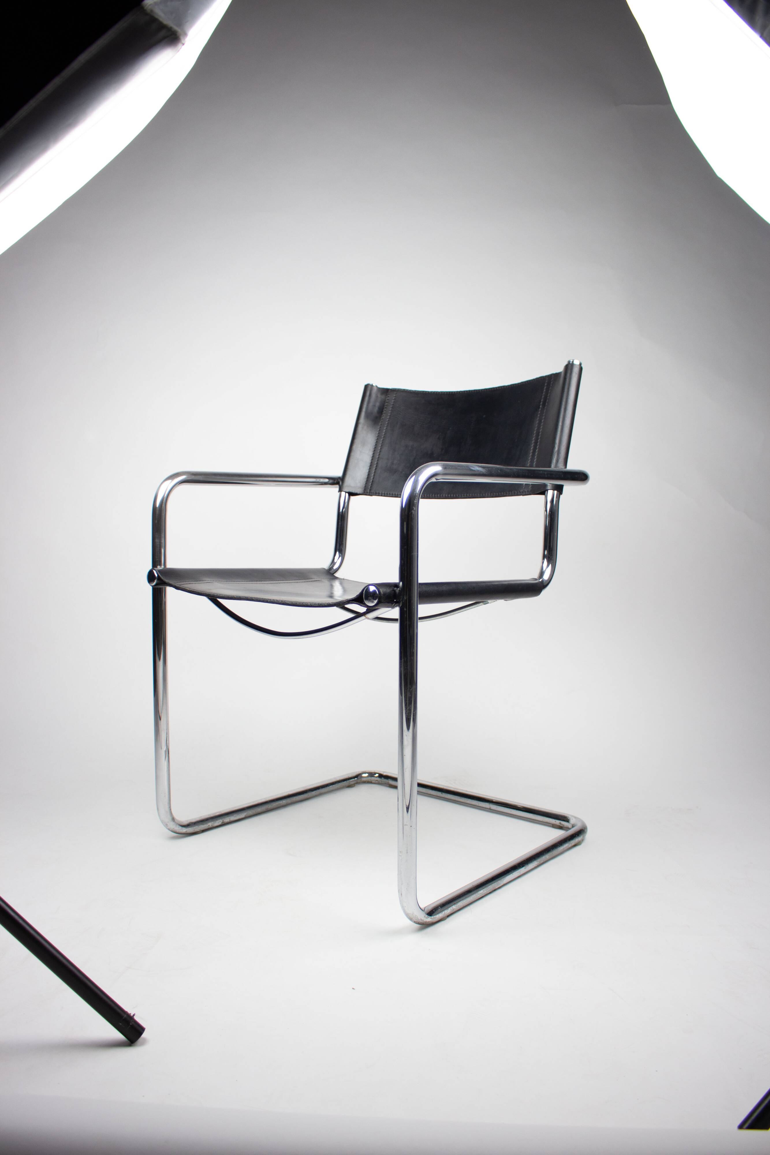 Pair of Matteo Grassi MG5 chairs in black leather and chrome