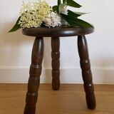 Cowherd tripod stool