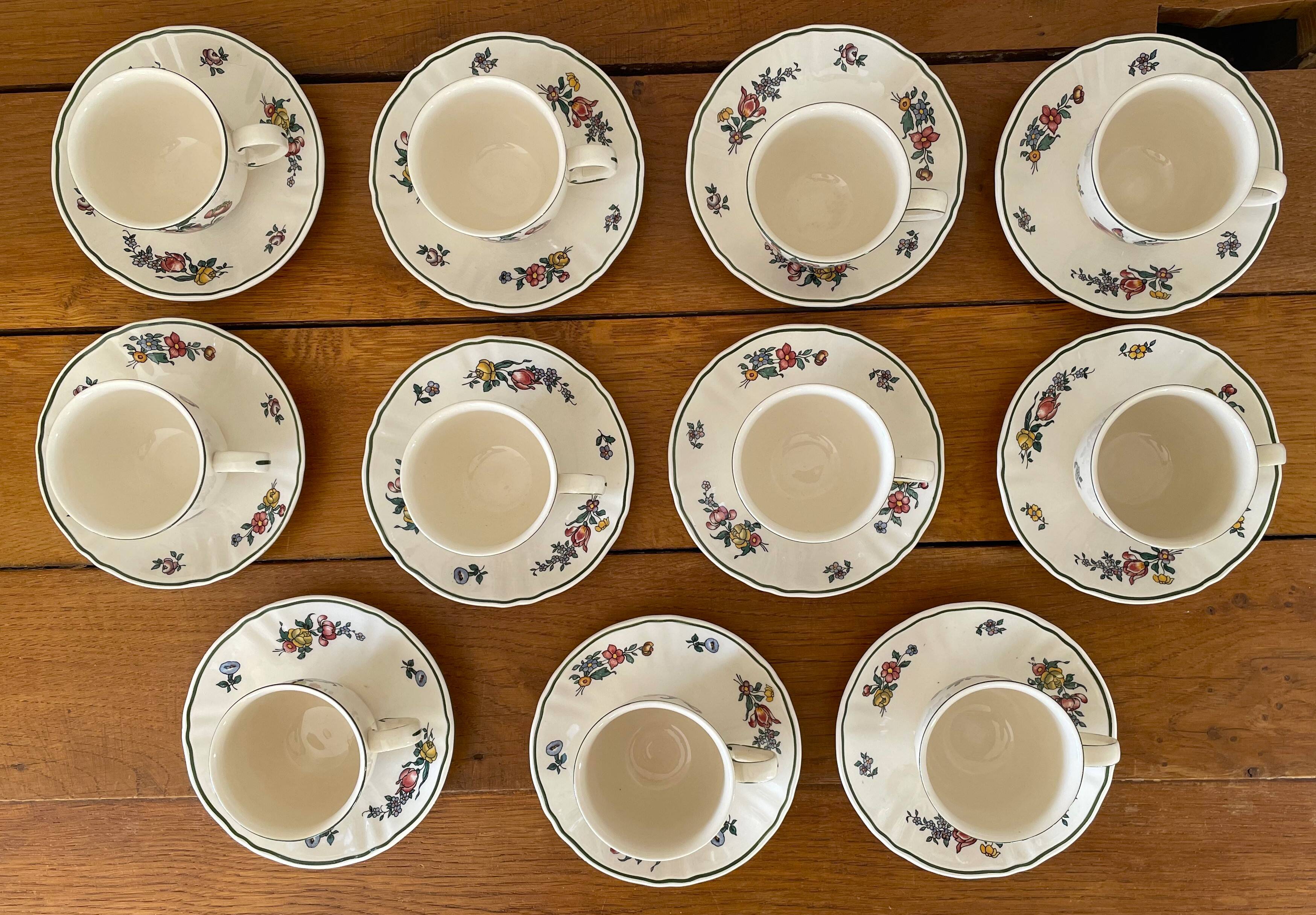 Service de tasses à café anciennes  en faïence de Villeroy & Boch