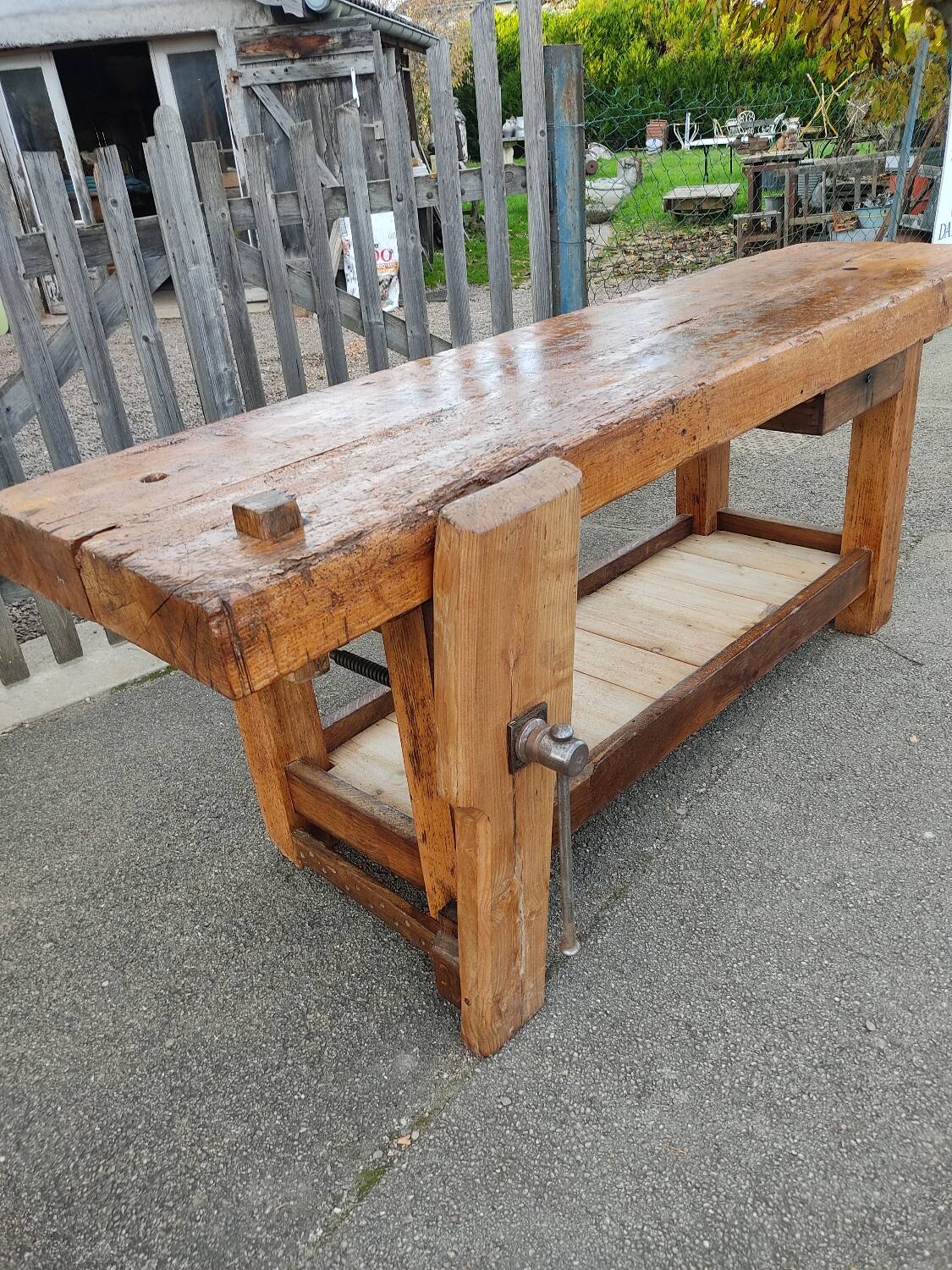 Carpenter's workbench