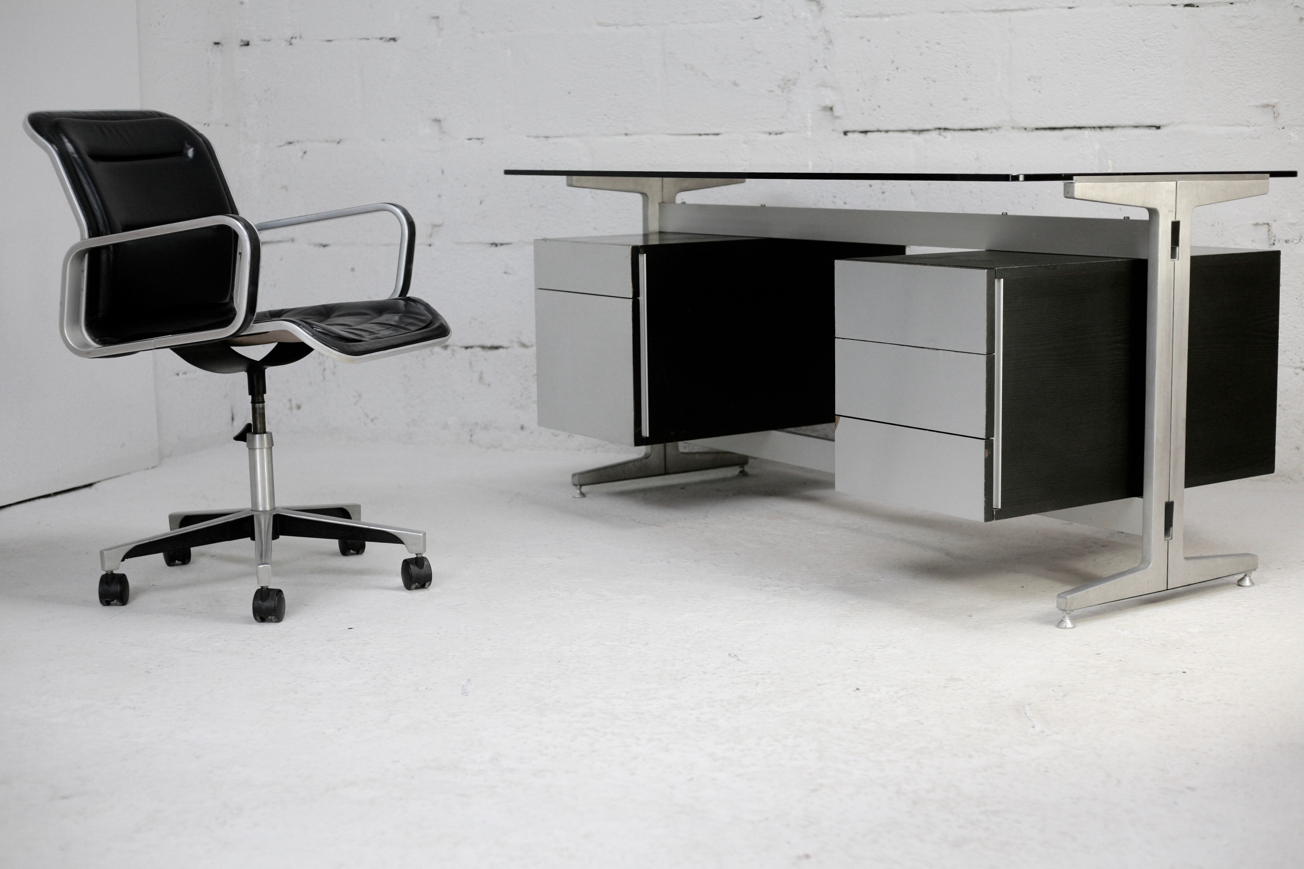 Desk double boxes, Etienne Fermigier, edited by JFR 1970