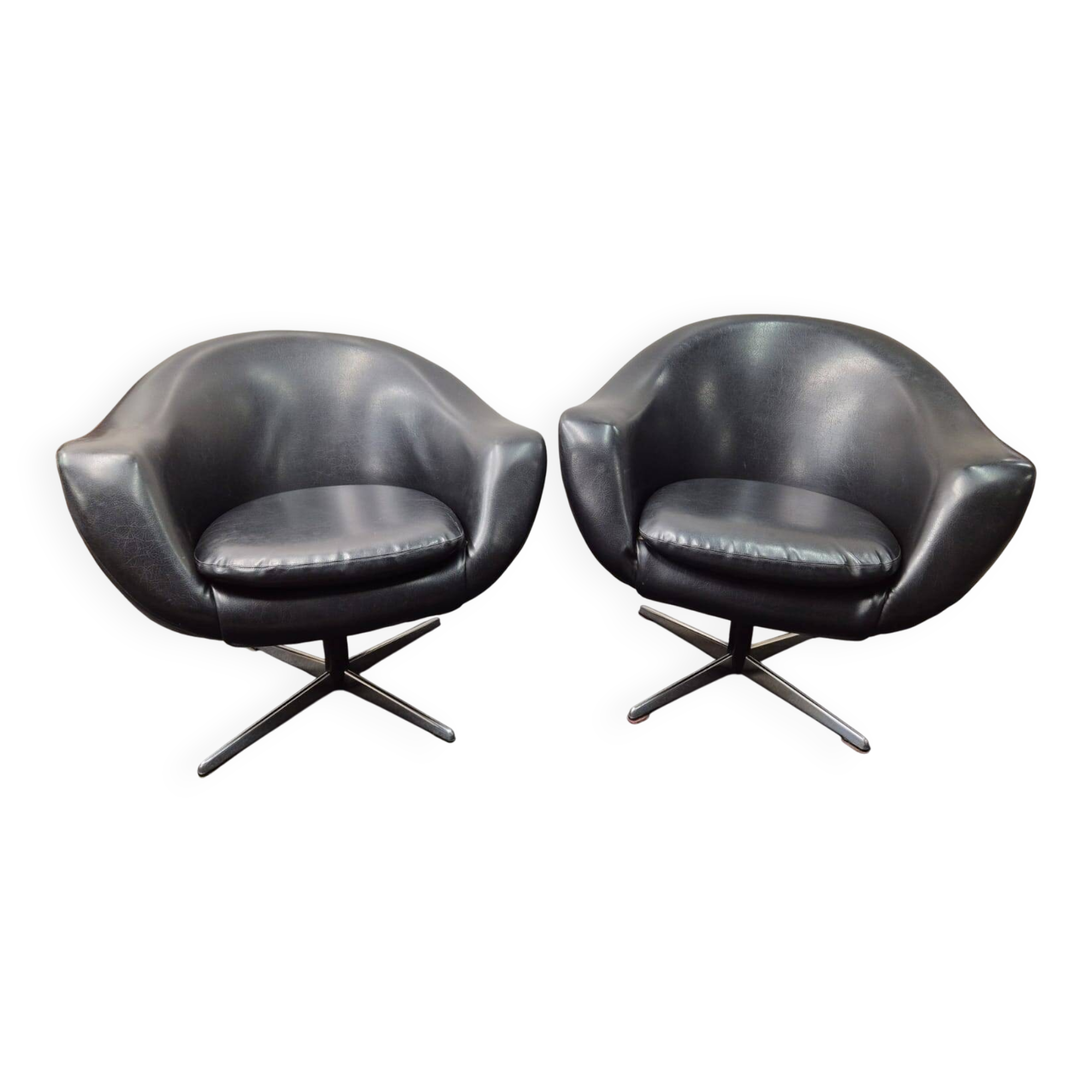 Vintage balloon shell armchair