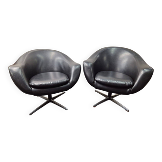 Vintage balloon shell armchair