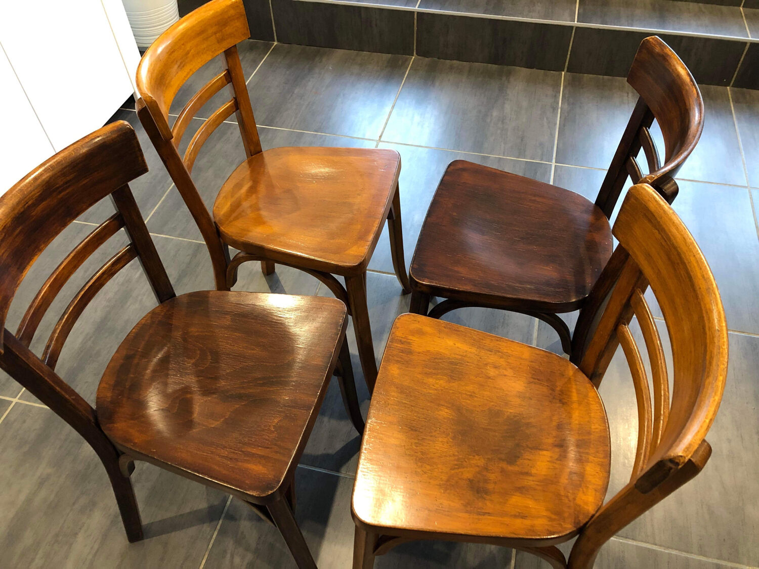 Suite de 4 chaises de bistrot Baumann vintage