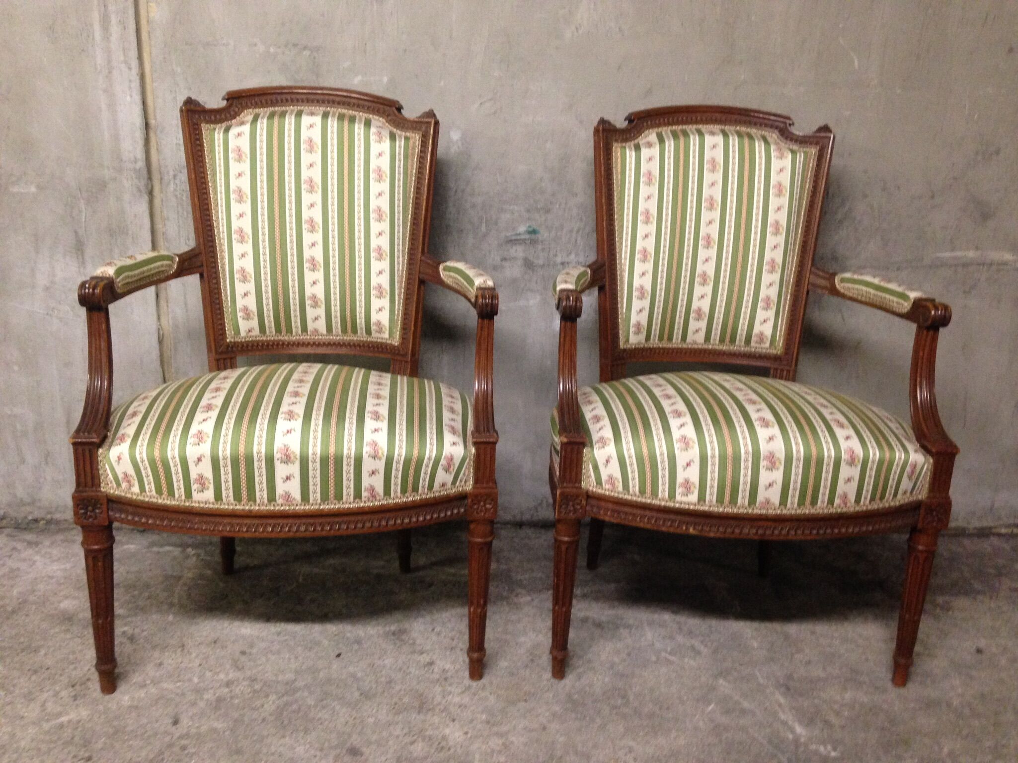 Salon Louis XVI sofa and pair of cabriolets