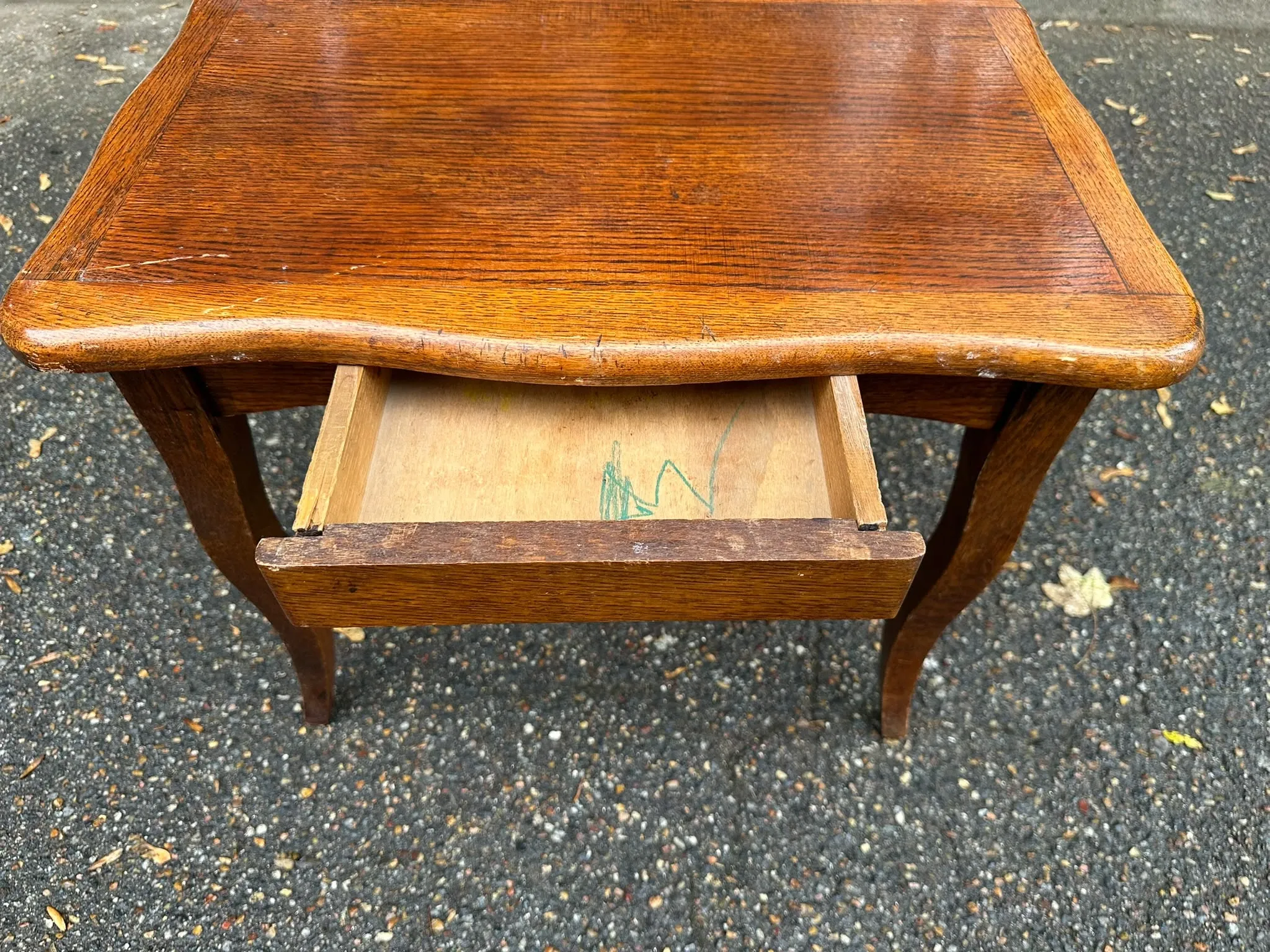 Table basse table d'appoint bout de canapé en chêne style Louis XV 1950