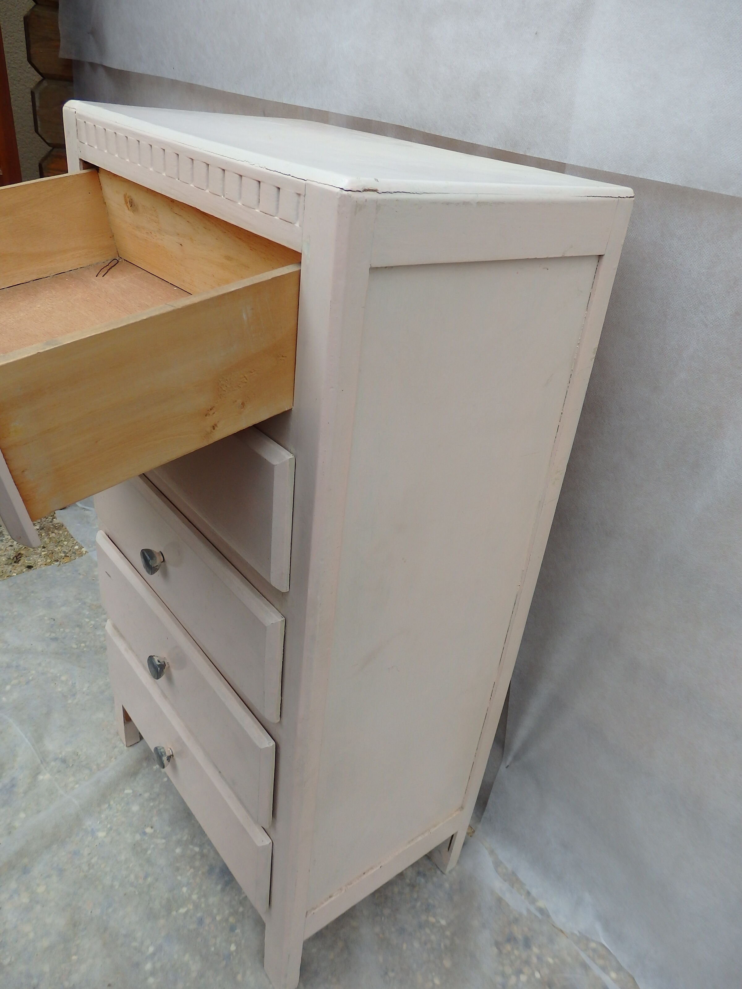 Vintage white dresser