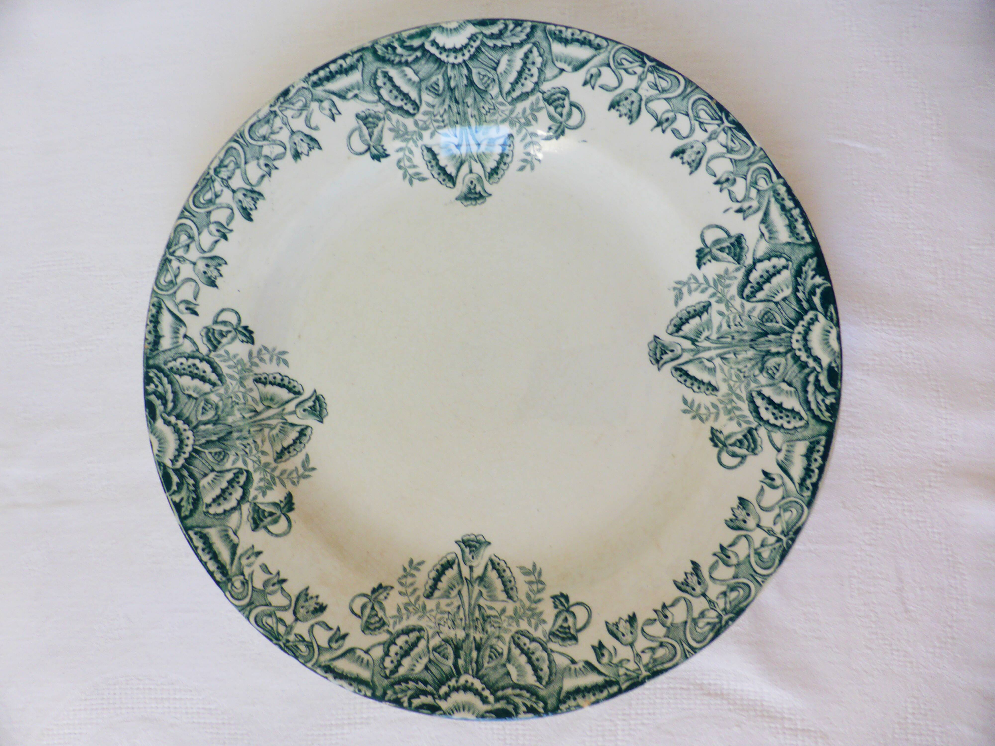 Vintage round plate A. Lebacqz and M. Bouchart floral pattern 2106213