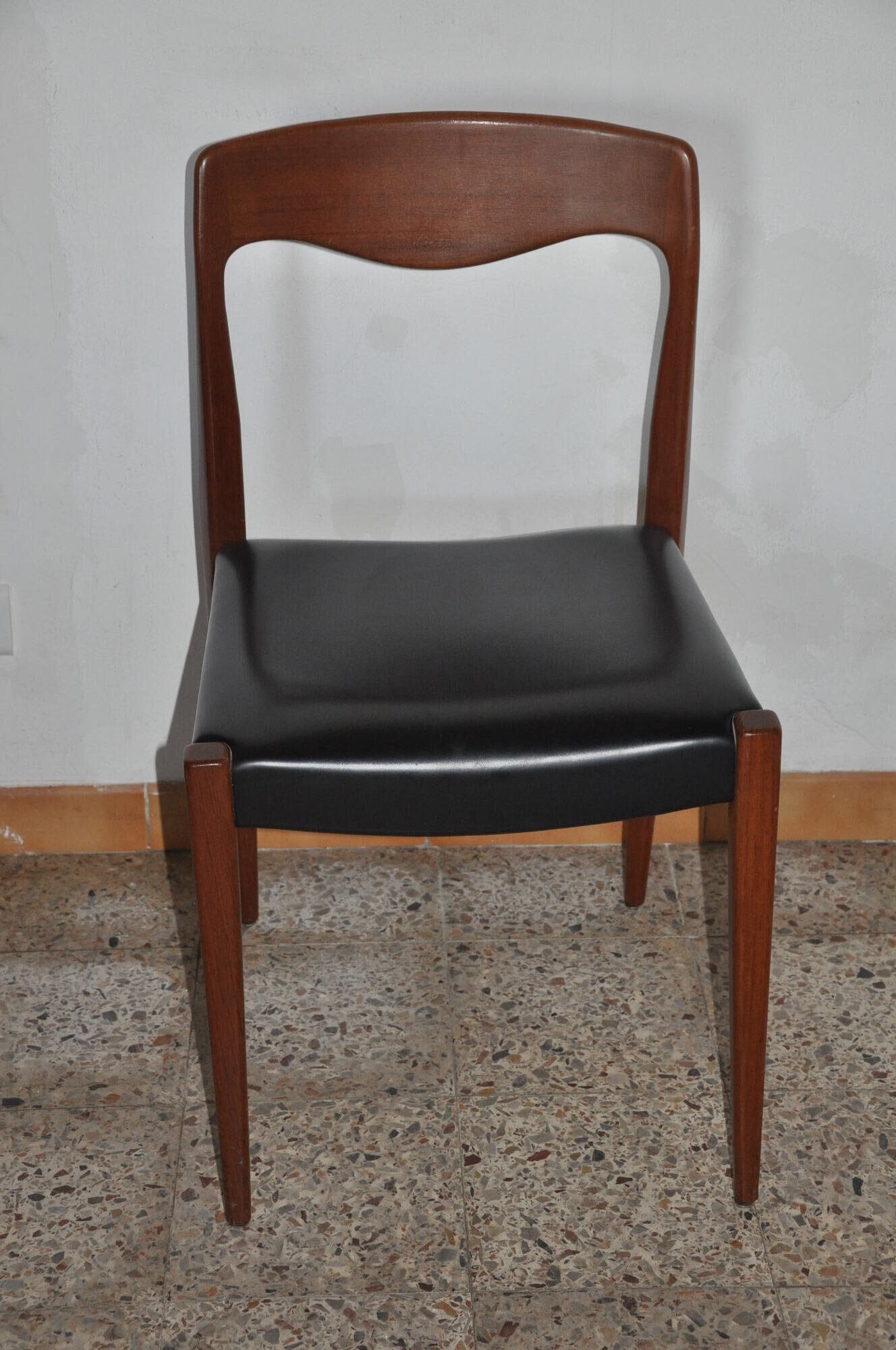 Lot of 6 scandinavian chairs in teak and skai 60