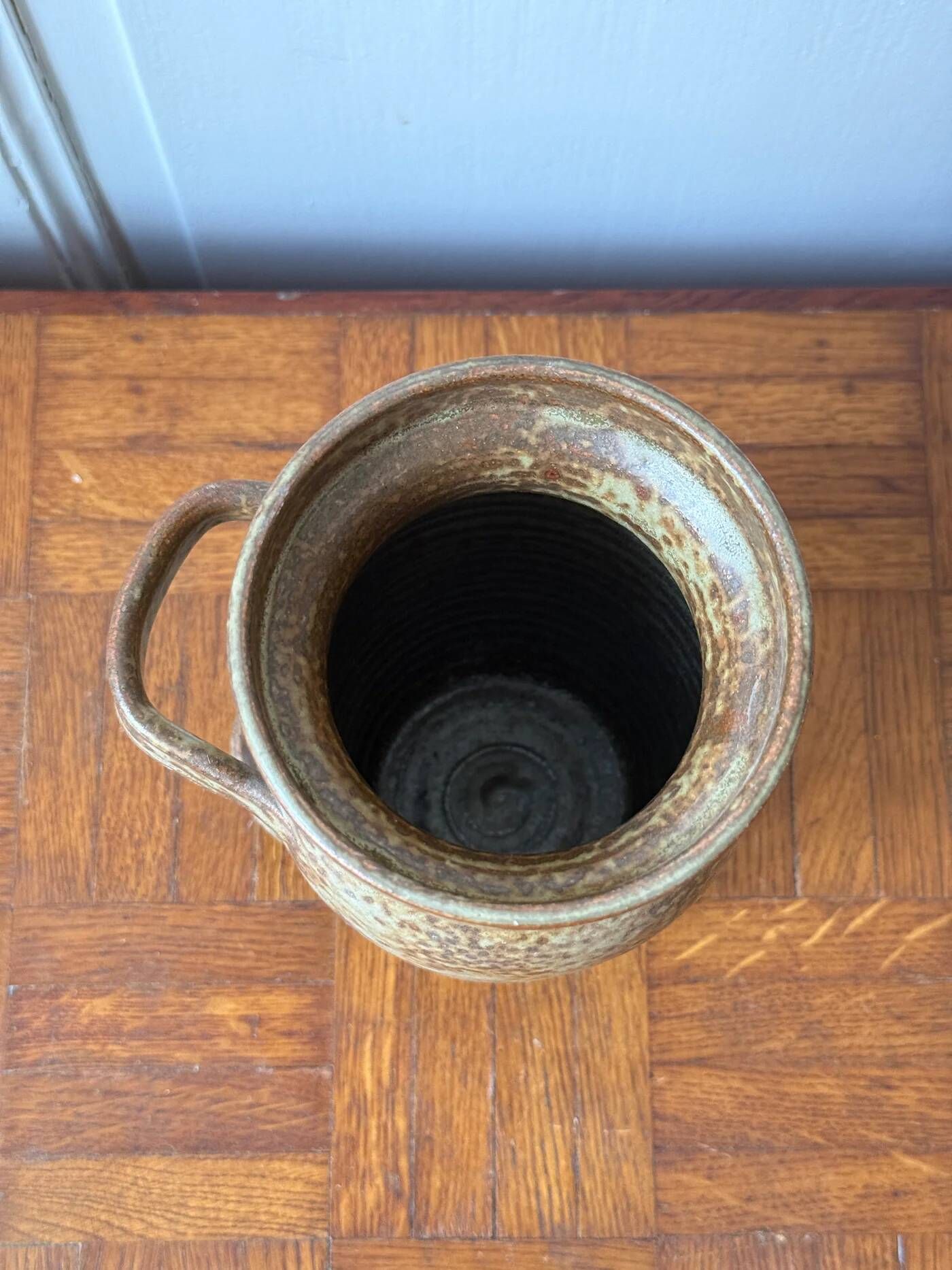 Speckled stoneware vase with double handles