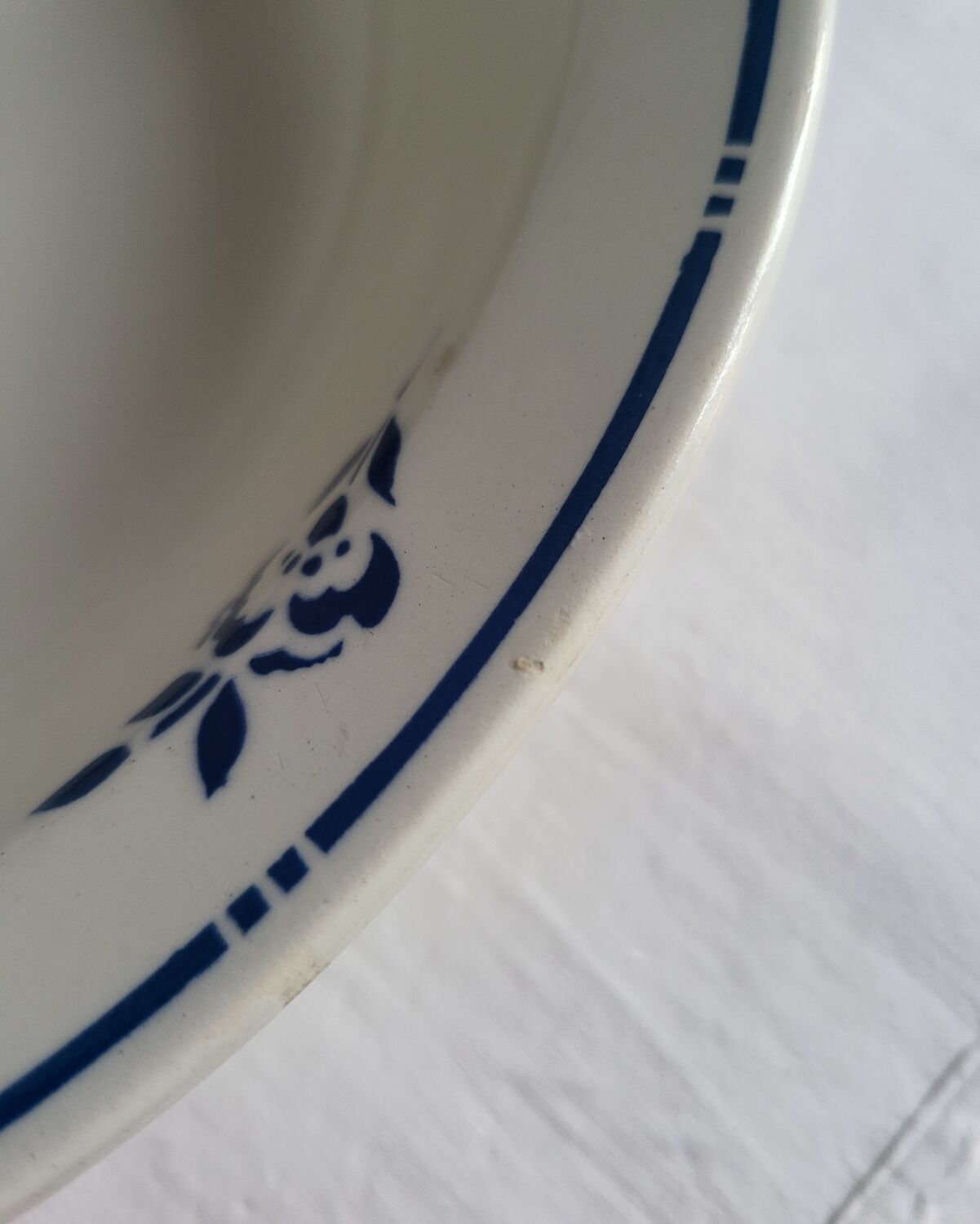 Large round hollow dish in earthenware Moulin des Loups & Hamage