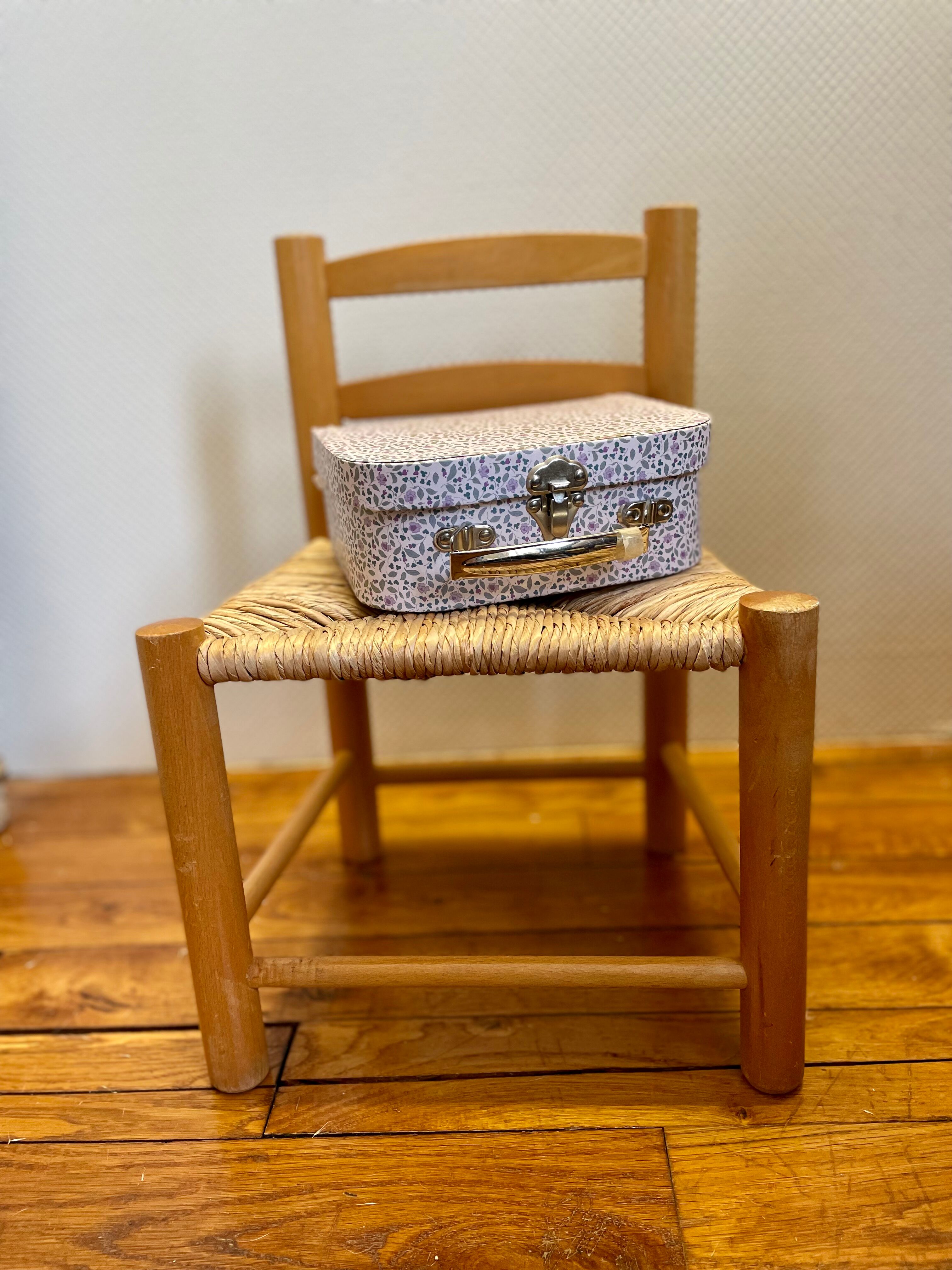 Vintage children's chair in wood and straw