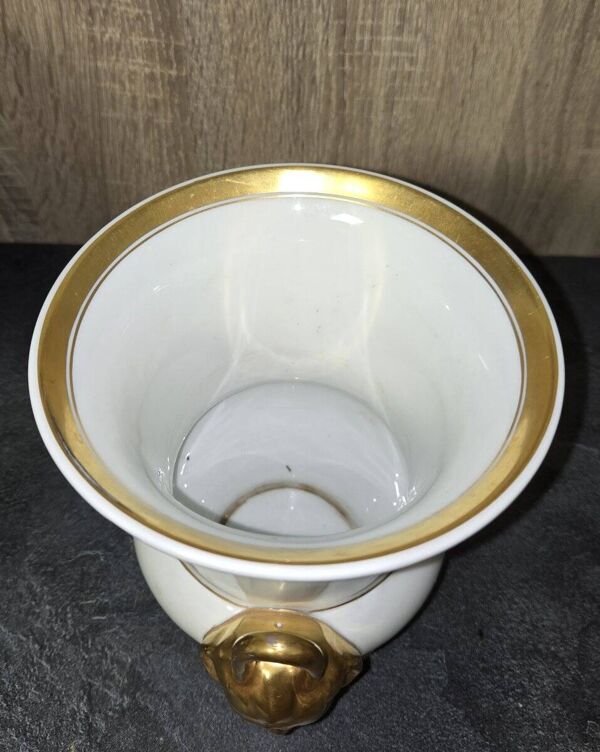 Cache-pot, vase en porcelaine blanche style Empire