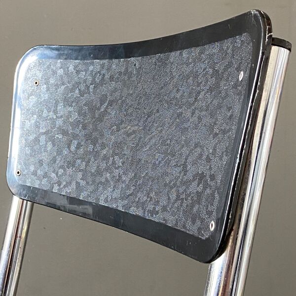 Lot de 5 chaises empilages C59 de Pierre Guariche éditées par Meurop