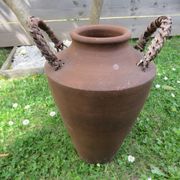 Pot de fleurs en terre cuite, anses en rotin années 30 40