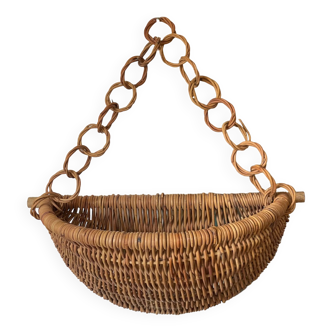 Basket to hang