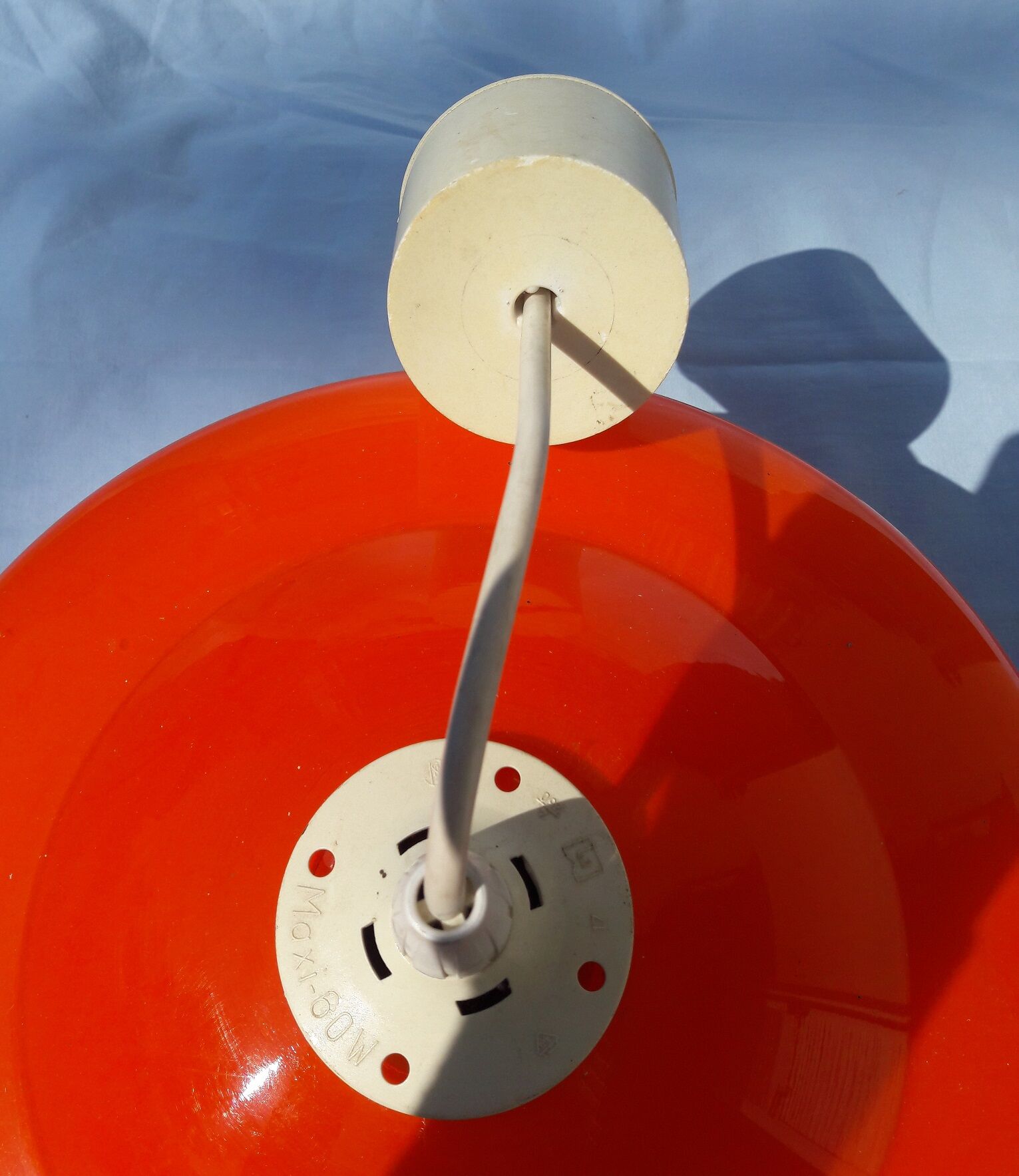 Orange opaline suspension