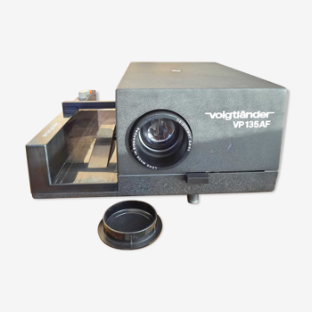 Voigtländer VP135 AF slide projector with manual and two magazines