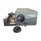 Projecteur de diapositives Voigtländer  VP135 AF avec manuel et deux magasines