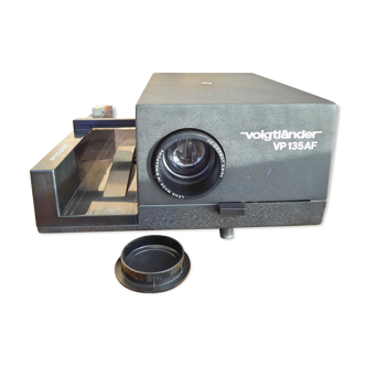 Voigtländer VP135 AF slide projector with manual and two magazines