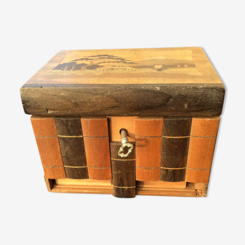 Boîte à secret avec clé en bois