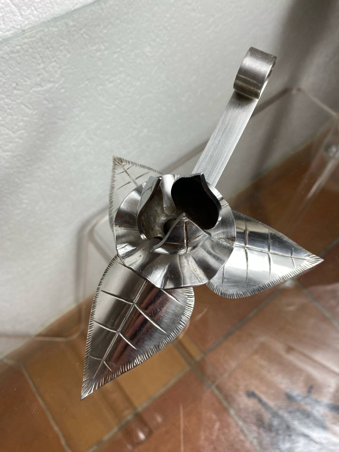 Silver-plated metal flower candle holder