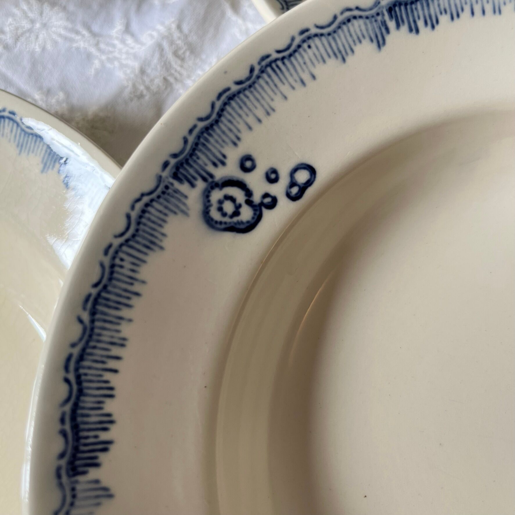 5 hollow plates in vintage Longwy earthenware - Tunis model