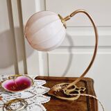 Lampe laiton col de cygne restaurer globe opaline rose