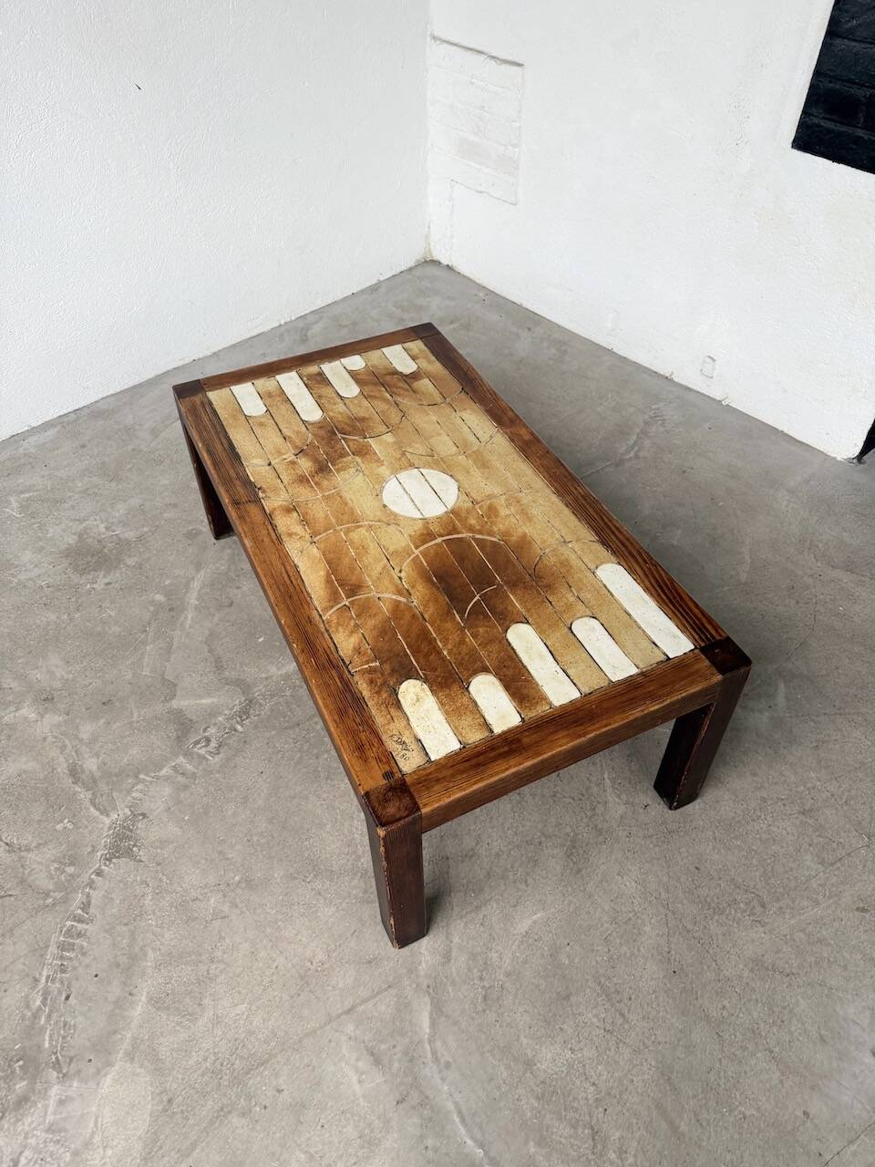 Dyem ceramic coffee table